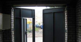 Купить гаражные ворота распашные Воткинск, цена от 3895 руб.